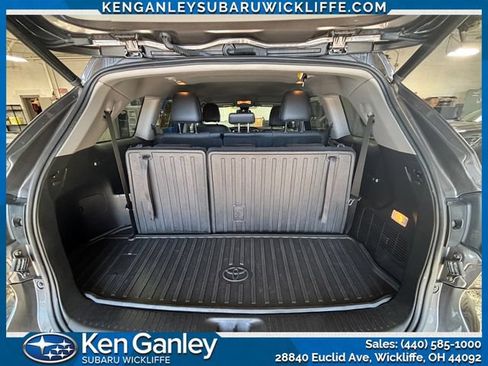 Used 2017 Toyota Highlander Plus AWD/4WD image 19