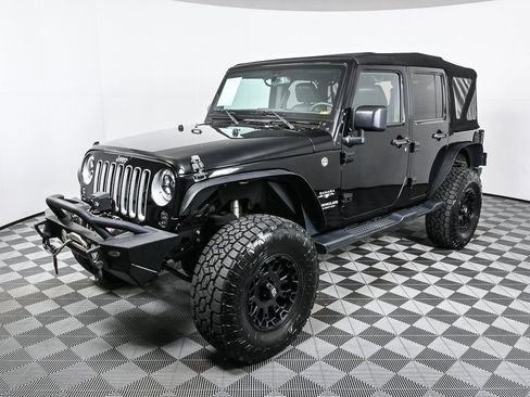 Used 2016 Jeep Wrangler Unlimited Sahara w/ Connectivity Group image 23