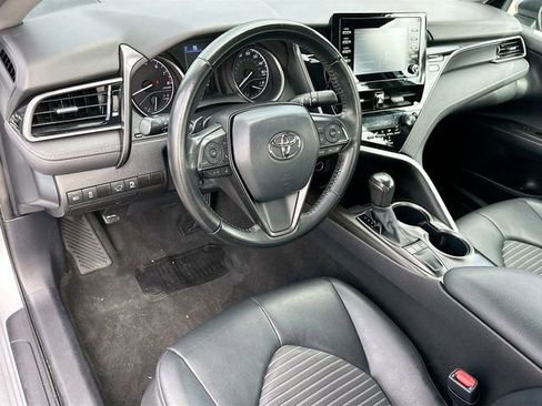 Used 2023 Toyota Camry SE image 9