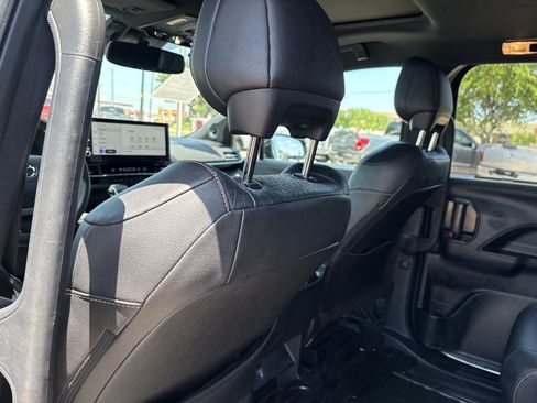 Used 2025 Toyota Sienna XLE Woodland Edition AWD/4WD image 15