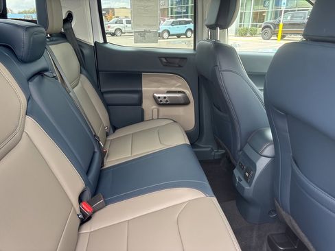 Used 2025 Ford Maverick Lariat w/ 4K Tow Package image 14