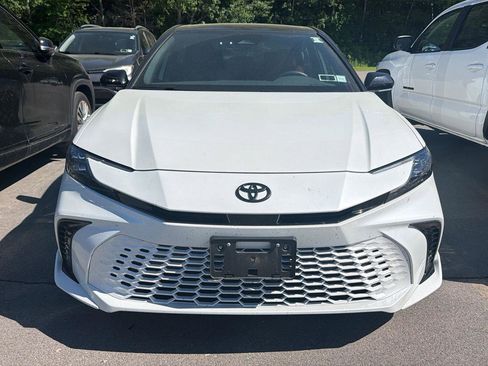 Used 2025 Toyota Camry XSE AWD/4WD image 2