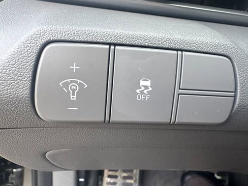 Used 2025 Hyundai Elantra Sport image 27