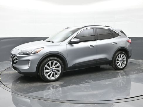 Used 2022 Ford Escape Titanium w/ Titanium Elite Package image 4