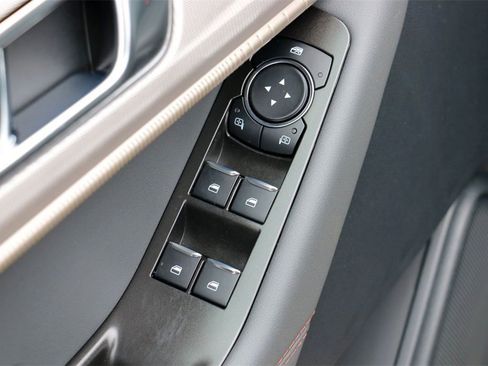 New 2025 Ford Explorer Active w/ Active Comfort Package image 11