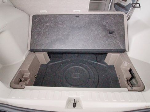 Used 2024 GMC Terrain Denali w/ Black Diamond Edition image 36