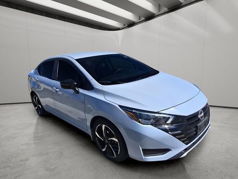 Used 2024 Nissan Versa SR w/ Trunk Package image 7