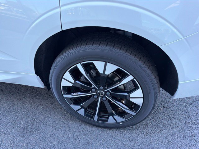 New 2027 Volvo XC60 B5 Plus AWD/4WD image 6