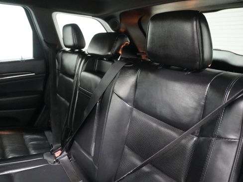 Used 2018 Jeep Grand Cherokee Overland image 12