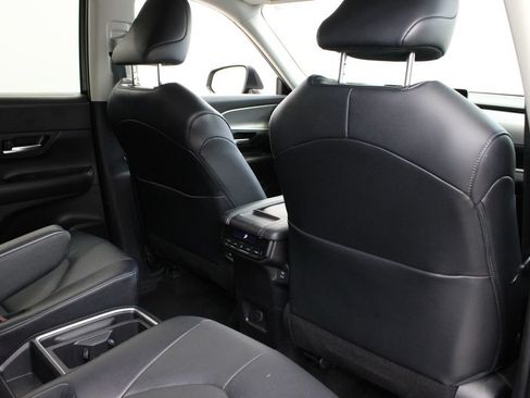 Used 2025 Toyota Grand Highlander AWD image 21