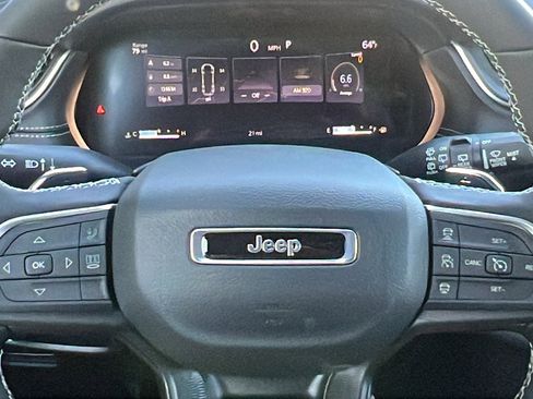 New 2025 Jeep Grand Cherokee L Laredo image 30