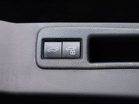 Used 2024 Toyota Venza XLE AWD/4WD image 22