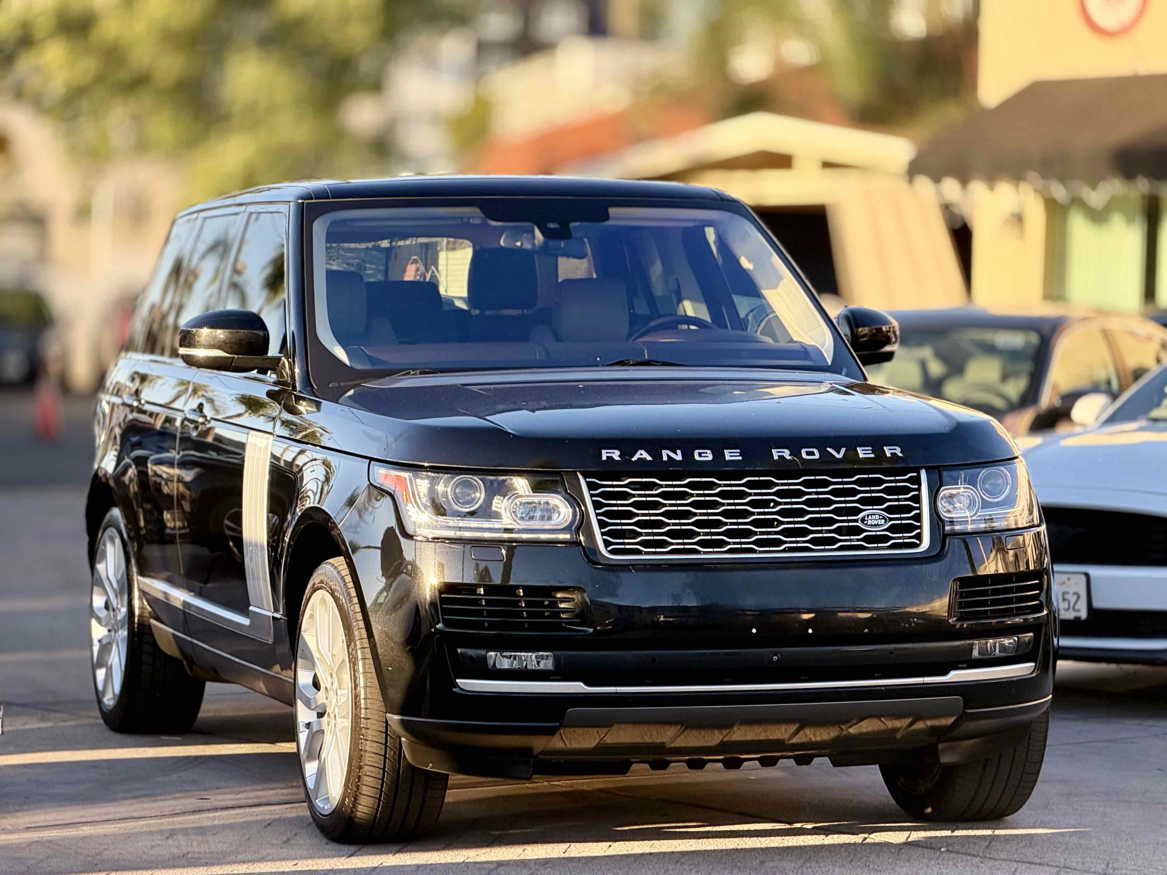 Used 2016 Land Rover Range Rover Supercharged AWD/4WD image 3