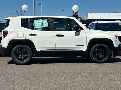 Used 2015 Jeep Renegade Sport FWD image 3