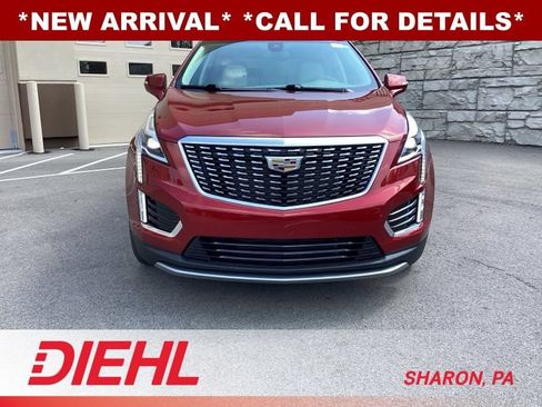 Used 2021 Cadillac XT5 Premium Luxury AWD/4WD image 2