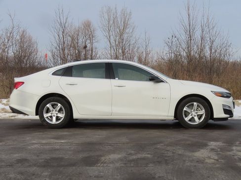 New 2025 Chevrolet Malibu LS image 2