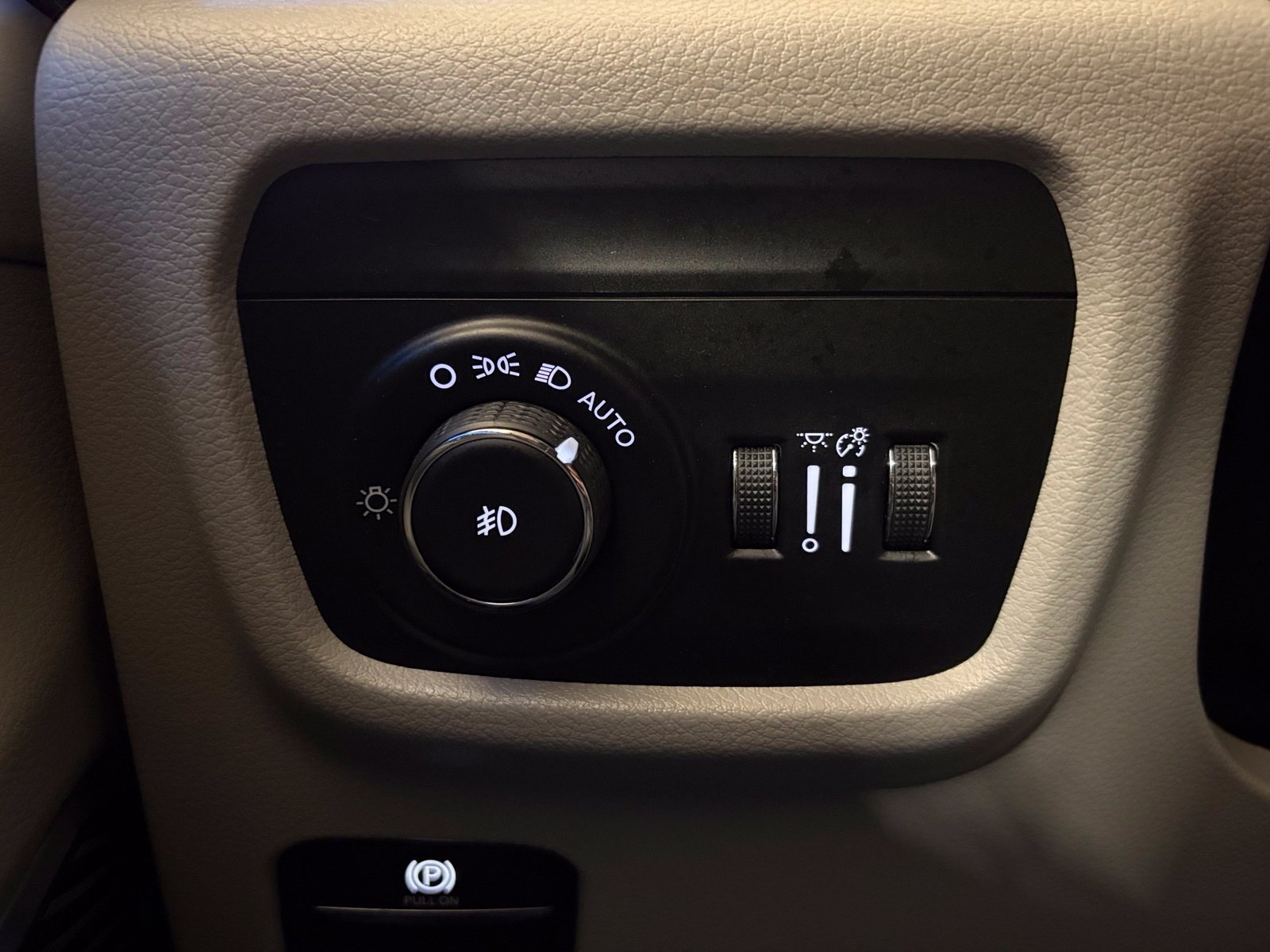 Used 2021 Jeep Grand Cherokee L Overland w/ Luxury Tech Group IV AWD/4WD image 13