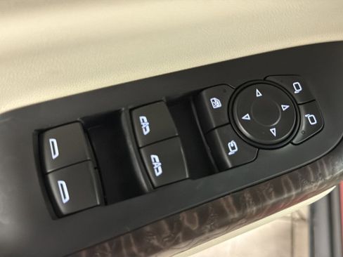 Used 2023 GMC Acadia Denali w/ Denali Ultimate Package image 15