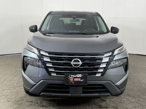 Used 2024 Nissan Rogue S AWD/4WD image 2