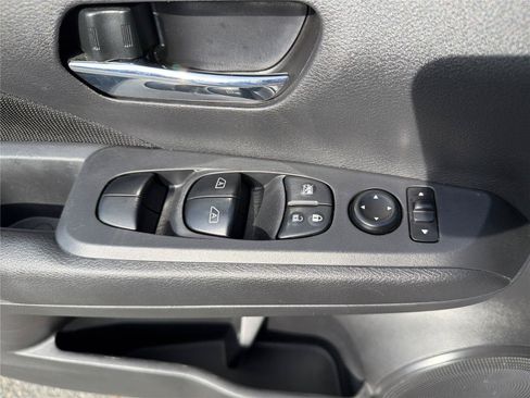 Used 2023 Nissan Kicks SV FWD image 26