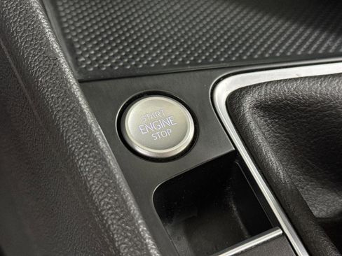 Used 2024 Volkswagen Jetta SE image 34