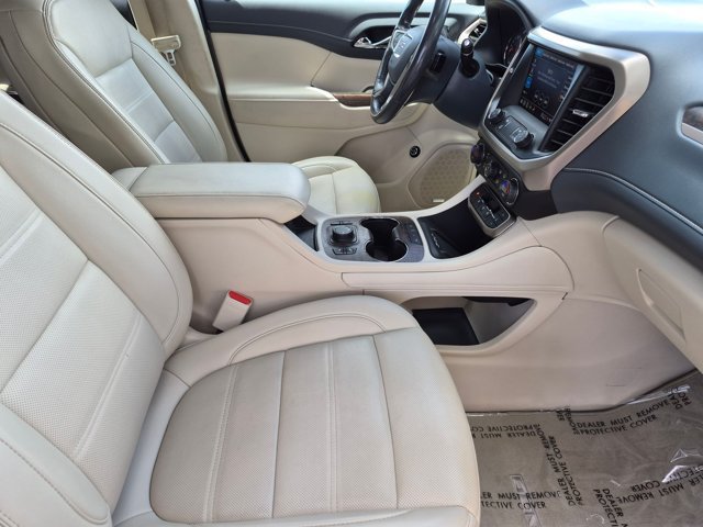 Used 2021 GMC Acadia Denali w/ Denali Technology Package FWD image 21