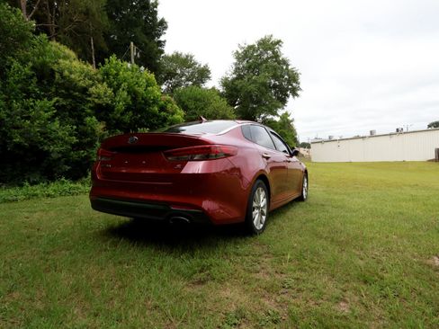 Used 2018 Kia Optima S image 3