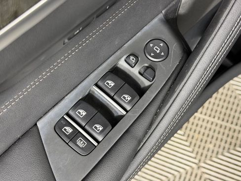 Certified 2023 BMW M550i xDrive w/ Executive Package image 23