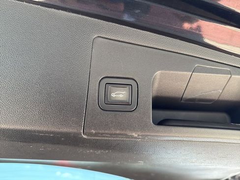 Used 2018 Cadillac XT5 Luxury image 43