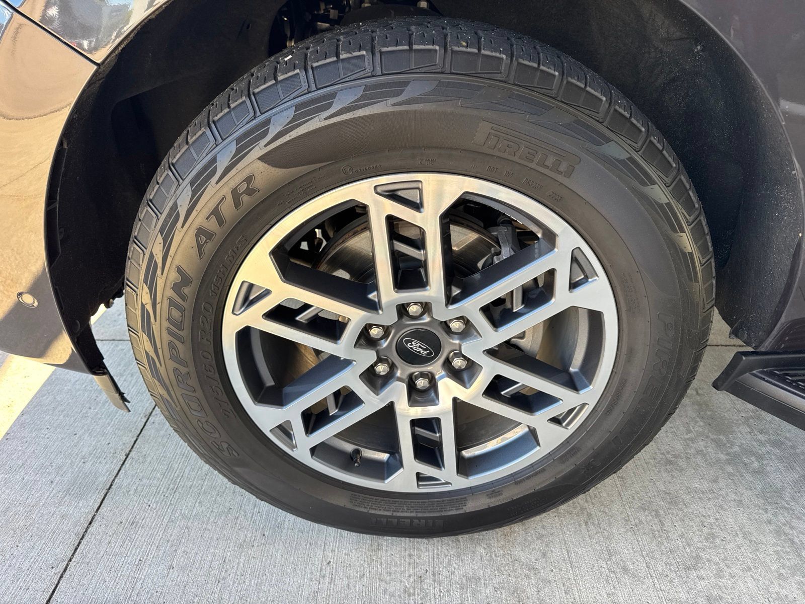 Used 2025 Ford Expedition Active AWD/4WD image 18