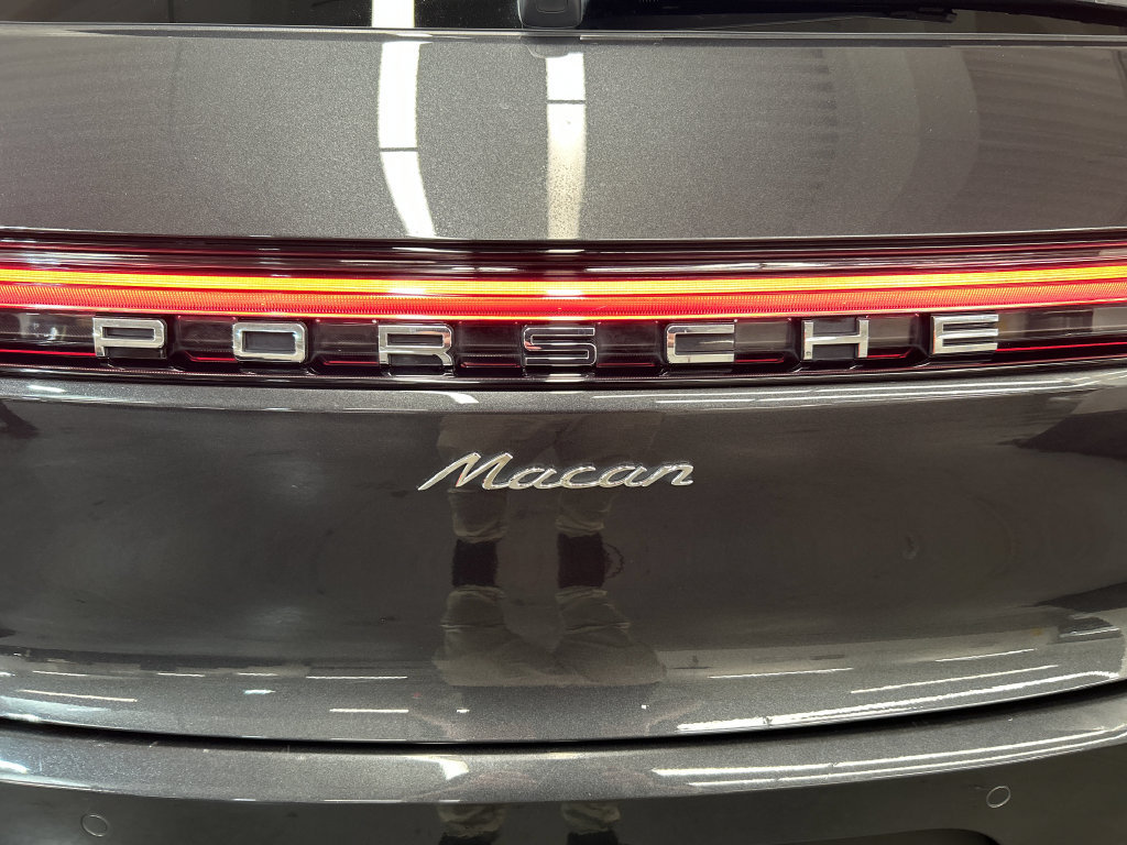 Used 2021 Porsche Macan AWD/4WD image 31