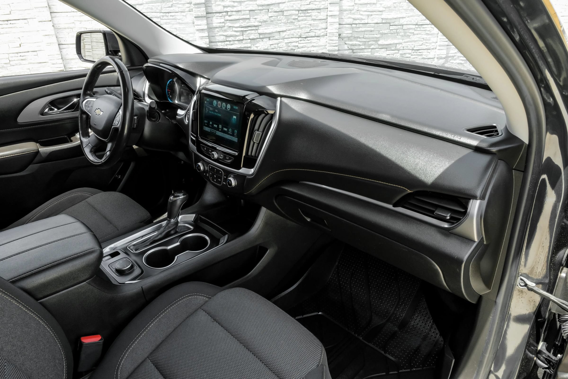 Used 2019 Chevrolet Traverse LT w/ LPO, Floor Liner Package AWD/4WD image 14