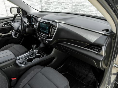 Used 2019 Chevrolet Traverse LT w/ LPO, Floor Liner Package AWD/4WD image 14