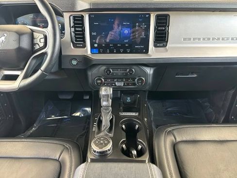 Certified 2025 Ford Bronco Outer Banks AWD/4WD image 16
