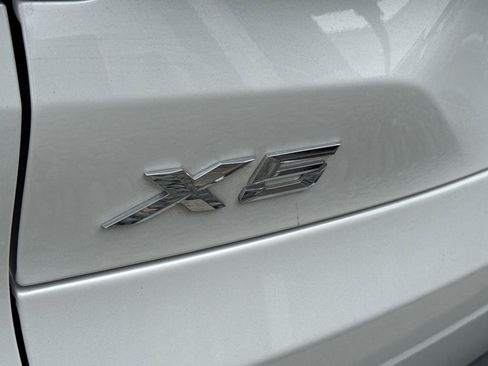 Used 2024 BMW X5 xDrive40i w/ Premium Package image 3