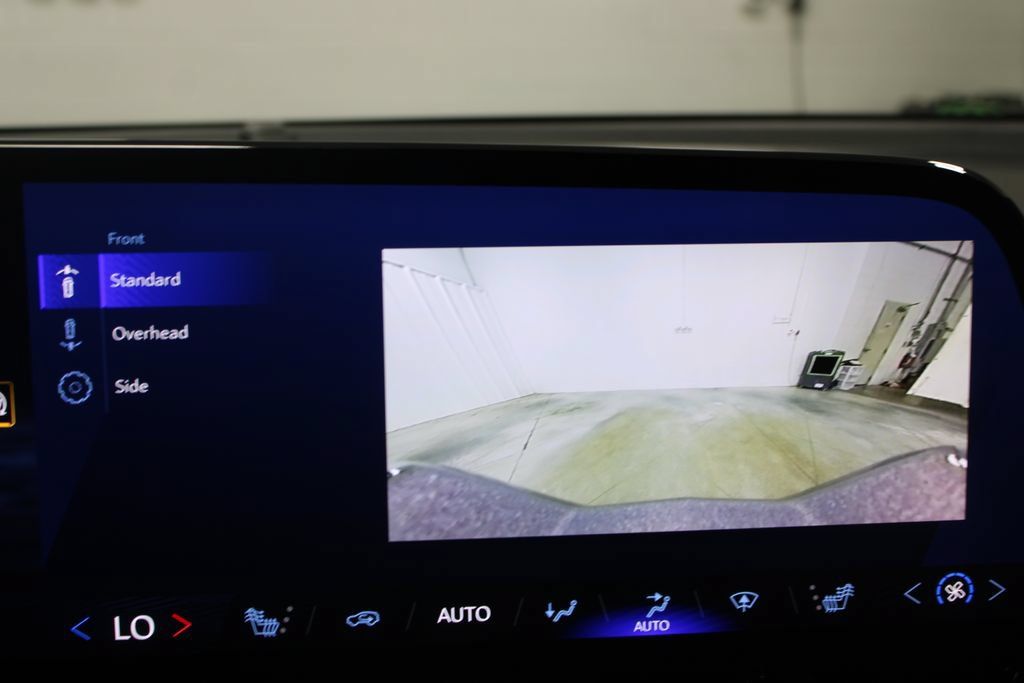 Used 2024 Chevrolet Blazer EV LT AWD/4WD image 46