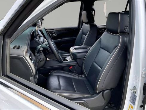 Used 2024 Chevrolet Suburban Premier image 15