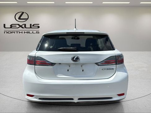 Used 2013 Lexus CT 200h w/ Premium Pkg w/Navigation FWD image 7