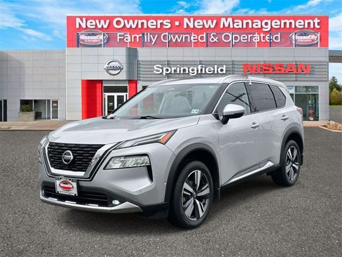 Certified 2021 Nissan Rogue Platinum image 2