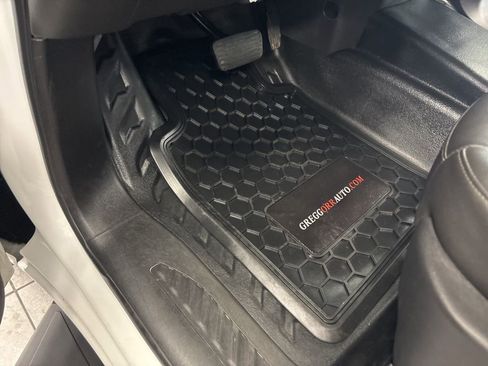 Used 2019 GMC Sierra 1500 4x4 Crew Cab w/ Convenience Package image 16