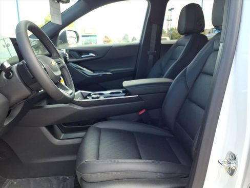 New 2026 Chevrolet Equinox LT w/ Convenience Package II image 5