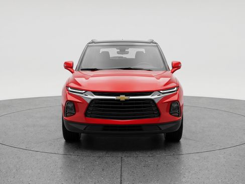 Used 2025 Chevrolet Blazer LT FWD image 2