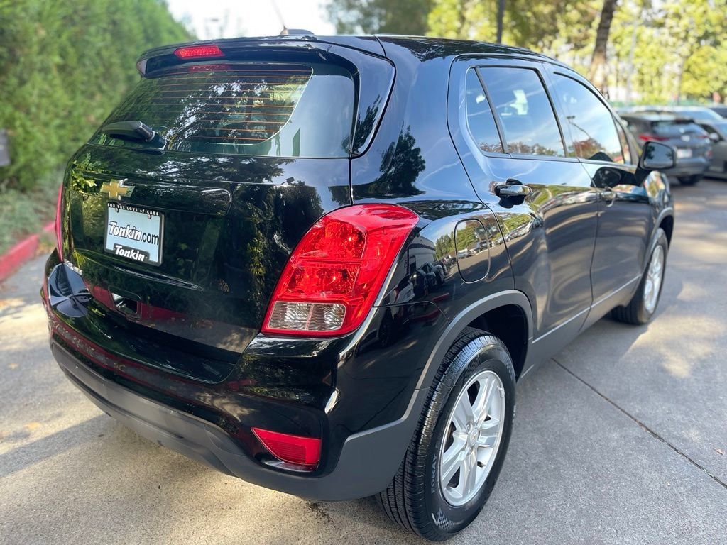 Used 2018 Chevrolet Trax LS AWD/4WD image 4