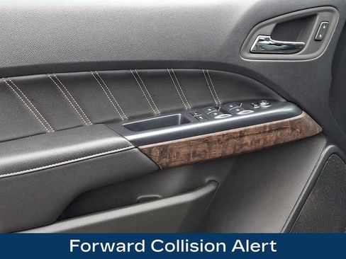 Used 2022 GMC Canyon Denali image 17