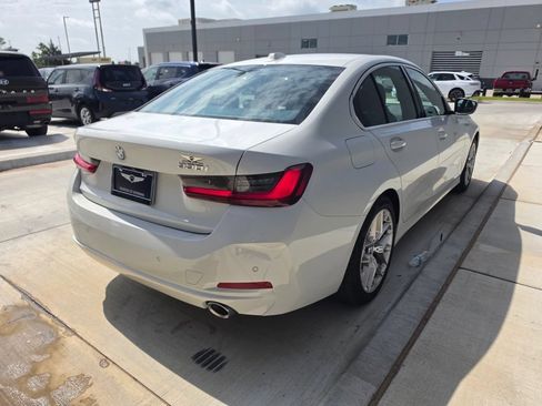 Used 2025 BMW 330i Sedan RWD image 4