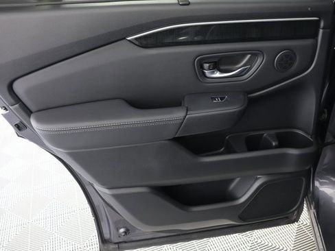 Used 2025 Honda Pilot Elite image 30