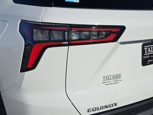 Used 2025 Chevrolet Equinox LT image 8