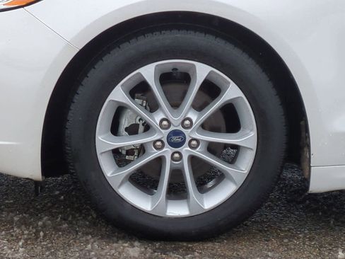 Used 2020 Ford Fusion SE image 14