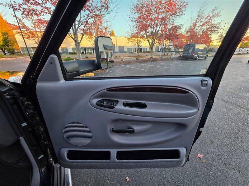 Used 1998 Dodge Ram 3500 Truck 4x4 Quad Cab image 32