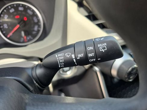 Used 2019 Toyota RAV4 XLE FWD image 22